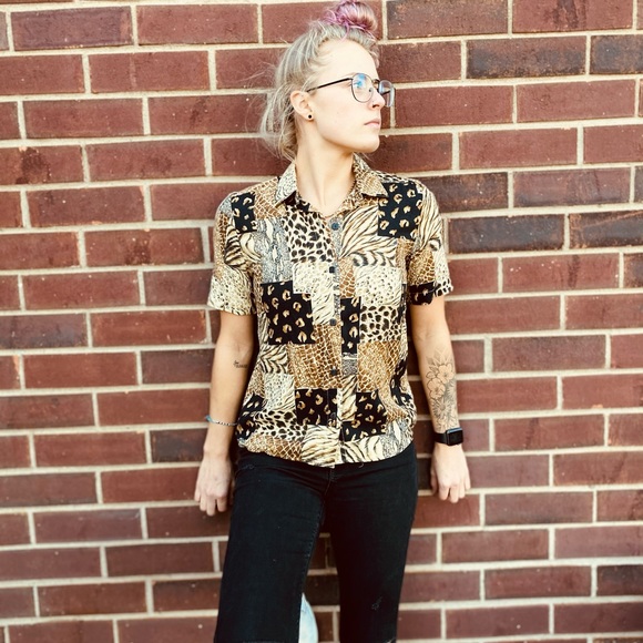 Button up - Picture 2 of 2